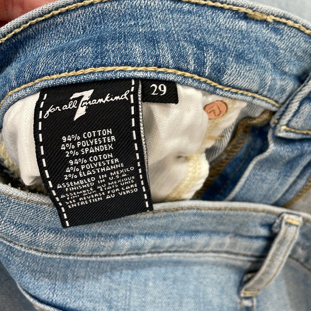 7 For All Mankind Jeans Size 29 Straight Leg Light Wash EUC - Picture 6 of 10
